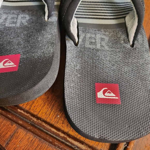 Quicksilver flip-flops - Picture 3 of 3